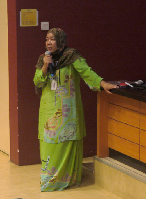 Dr. Andi Anggeriana, delivered her talk